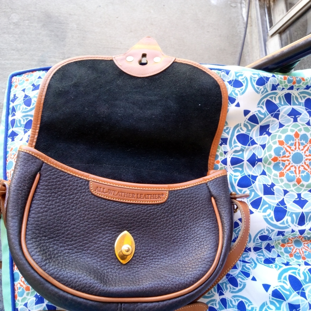 Vintage Authentic Dooney Bourke Small Black Peebles grain Cross body purse - Picture 3 of 6
